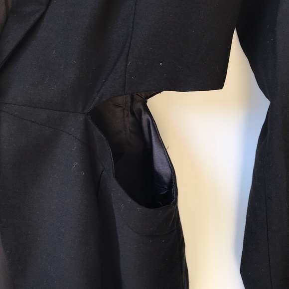 Bardot Elegant Black Cutout Blazer - Picture 6 of 8